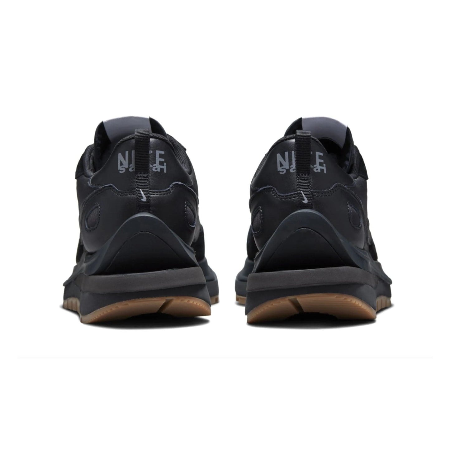 Nike Vaporwaffle x Sacai 'Black Gum'